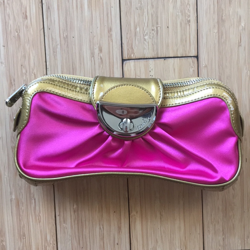 Botkier clutch